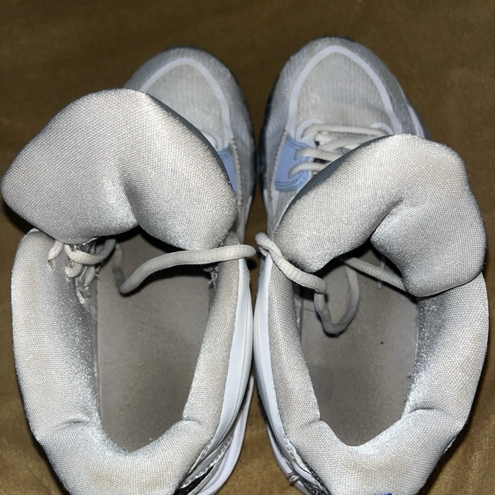 Nike Kyrie Infinity GS White Iron Grey Basketball Shoes DD0334-102 Size 6.5Y - Picture 15 of 16